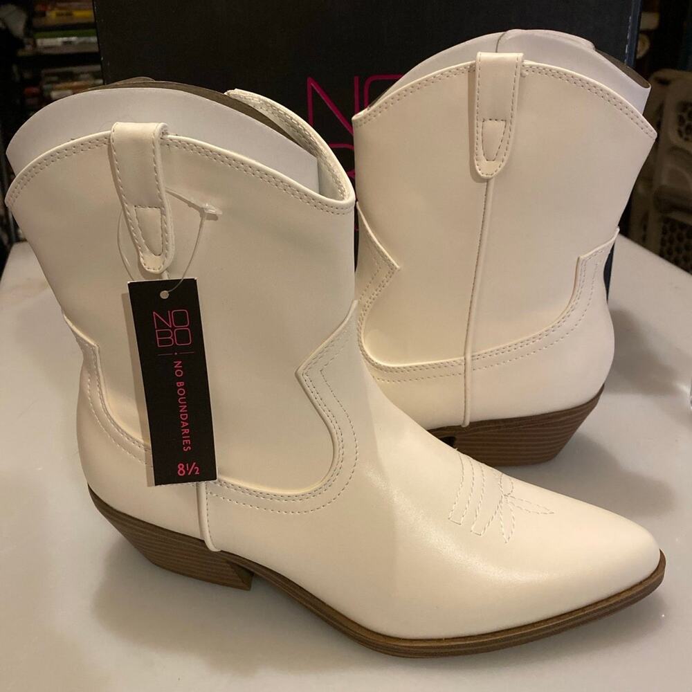 Womens Ladies No Boundaries Cowgirl White Boots booties 8 1/2